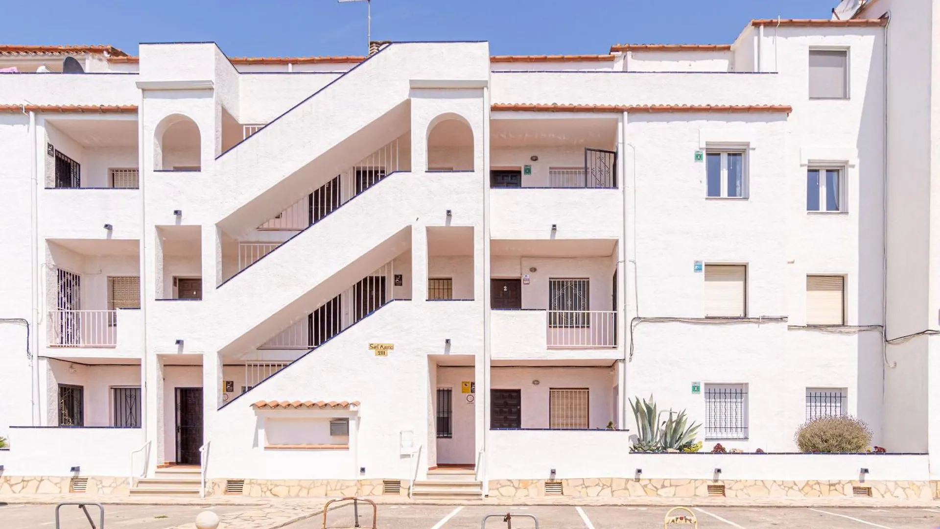 Apart-Rent Apartment Sant Maurici 0183 エンプリアブラバ 0*,  スペイン
